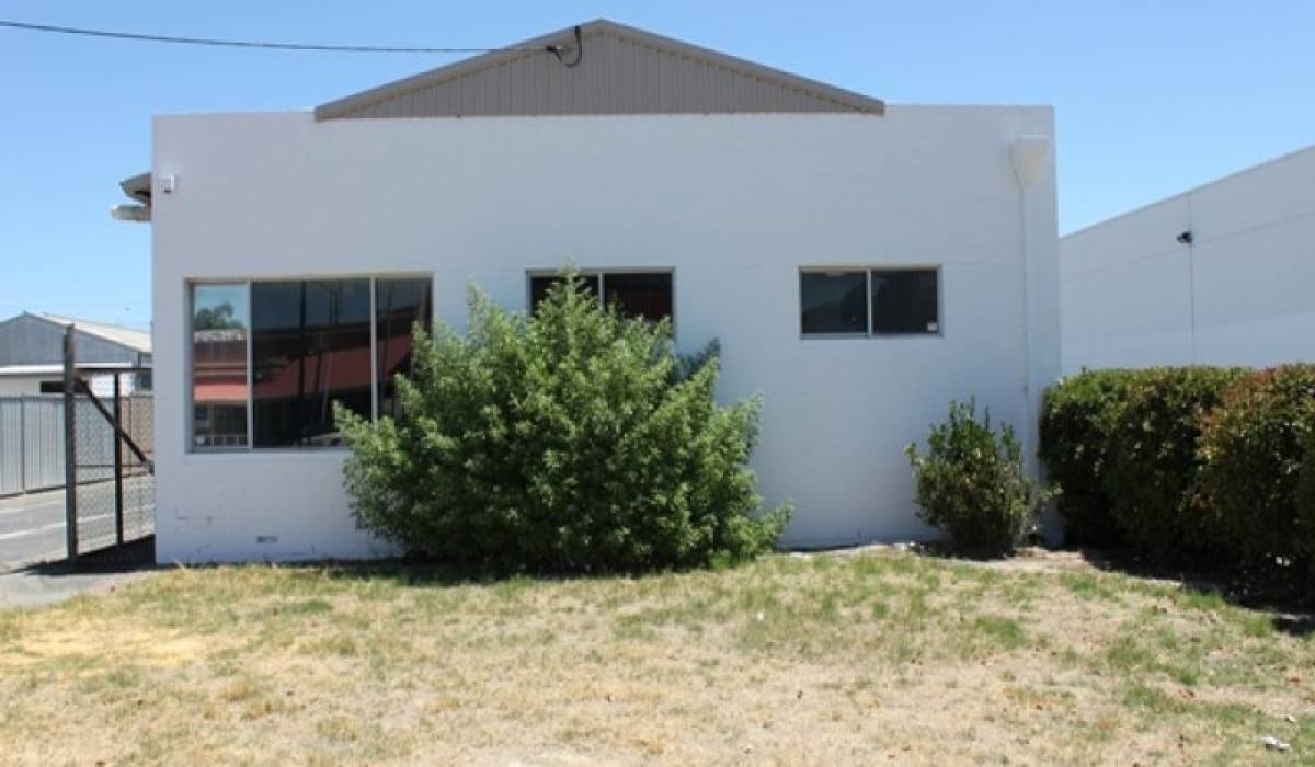 17 Loton Avenue, MIDLAND, WA 6056 AUS
