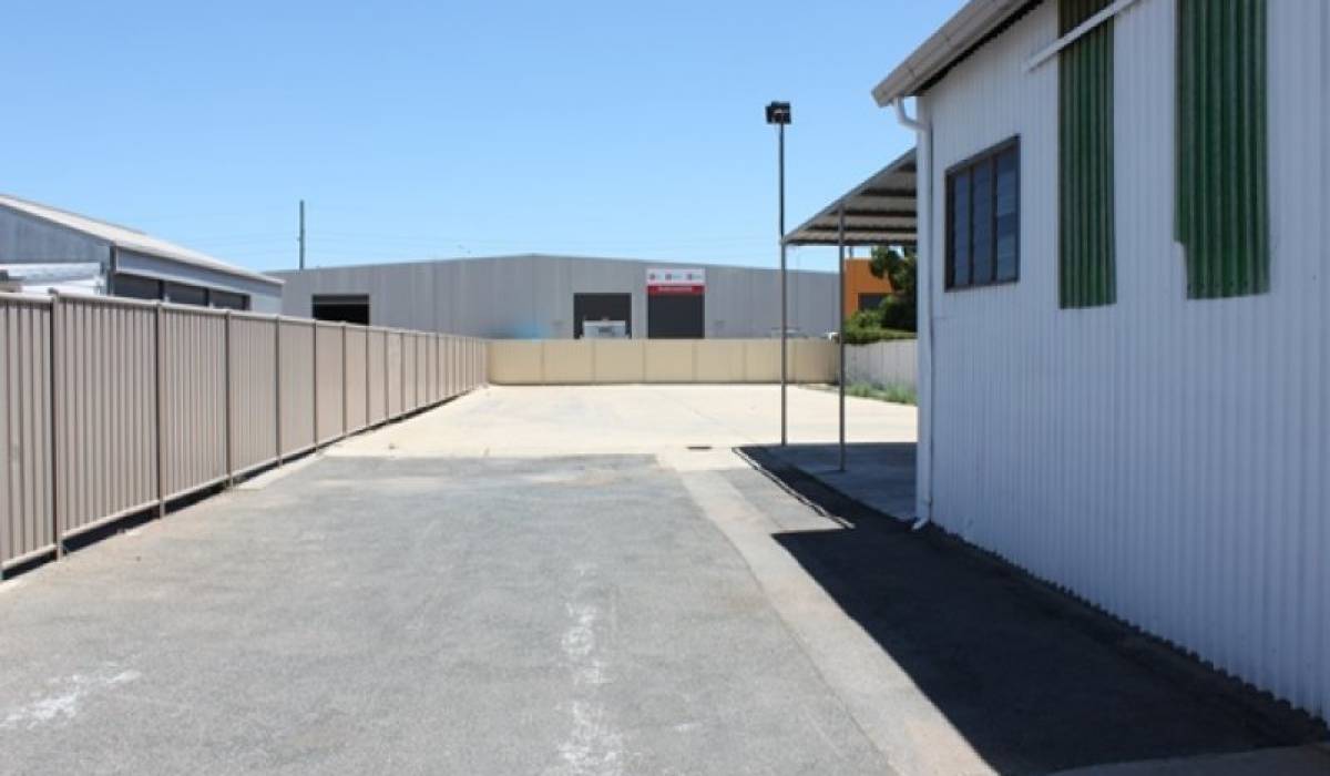 17 Loton Avenue, MIDLAND, WA 6056 AUS