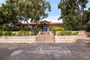 25 Wooloomooloo Road, GREENMOUNT, WA 6056 AUS