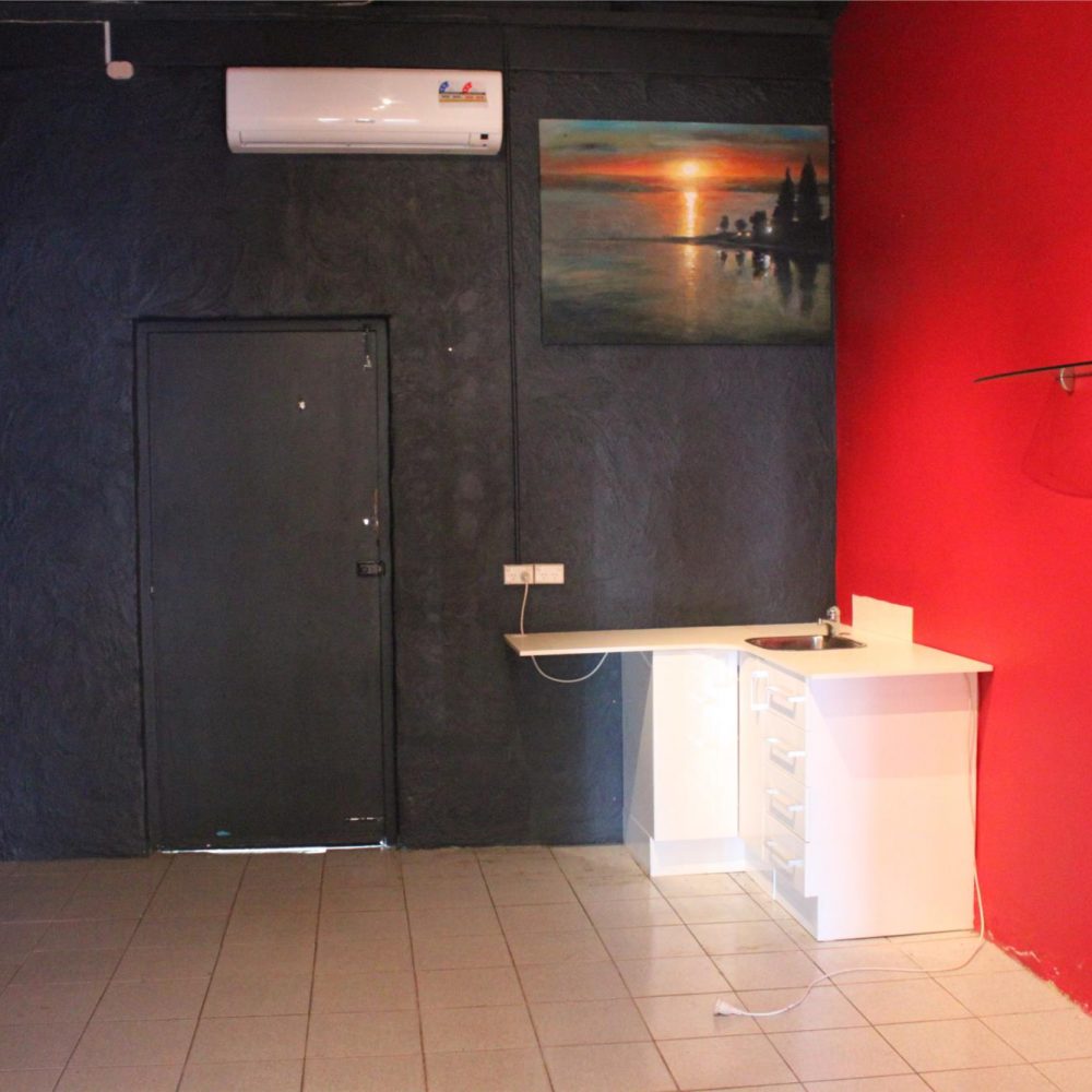 8C/2 The Crescent, MIDLAND, WA 6056 AUS