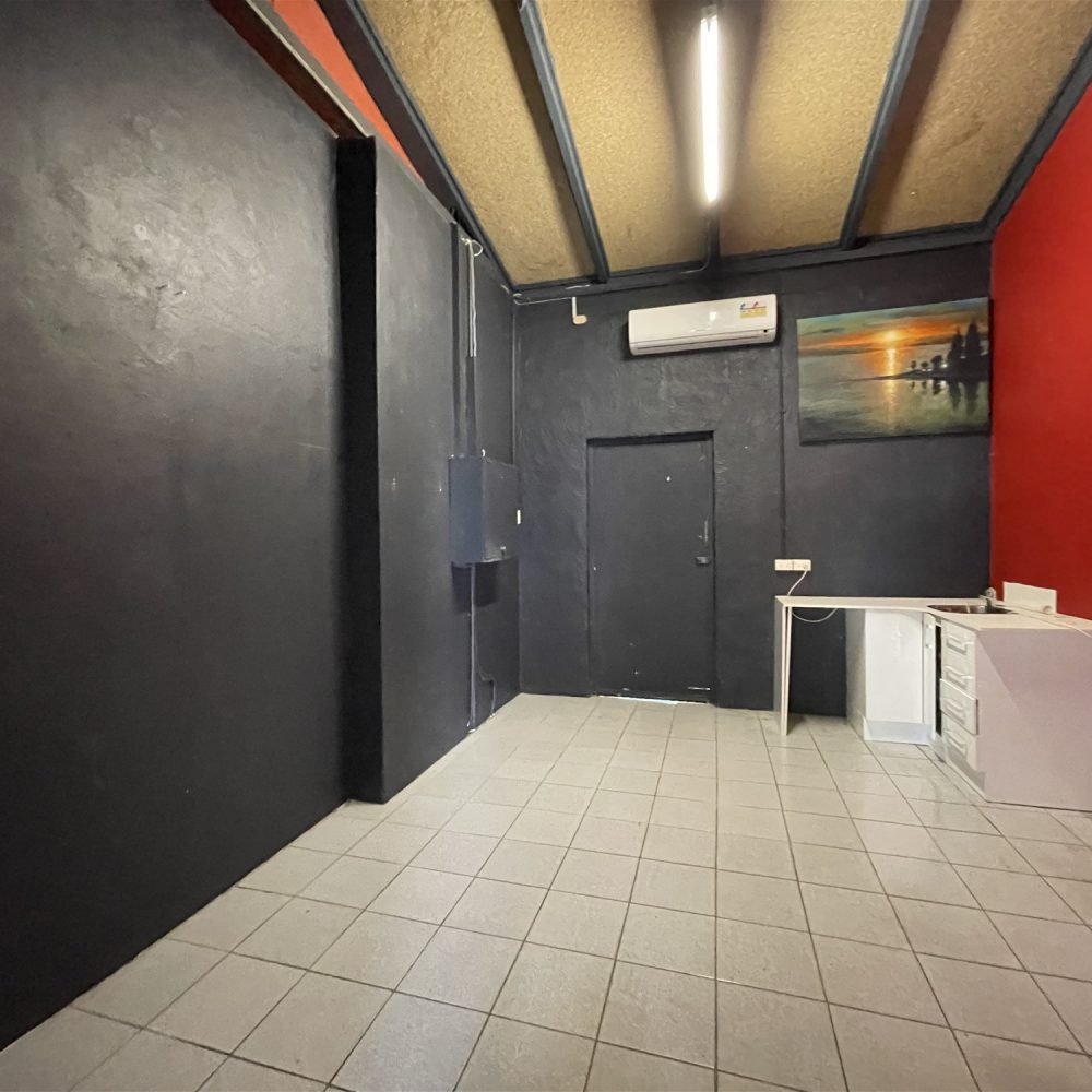 8C/2 The Crescent, MIDLAND, WA 6056 AUS