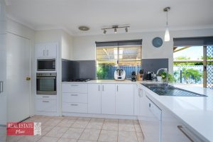 24 Connaught Gardens, CANNING VALE, WA 6155 AUS
