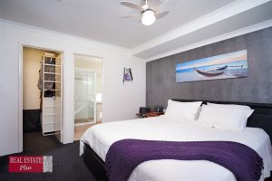 24 Connaught Gardens, CANNING VALE, WA 6155 AUS
