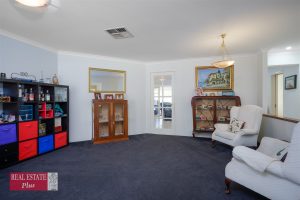 24 Connaught Gardens, CANNING VALE, WA 6155 AUS