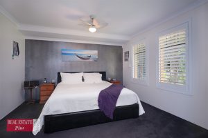 24 Connaught Gardens, CANNING VALE, WA 6155 AUS