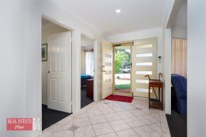 24 Connaught Gardens, CANNING VALE, WA 6155 AUS