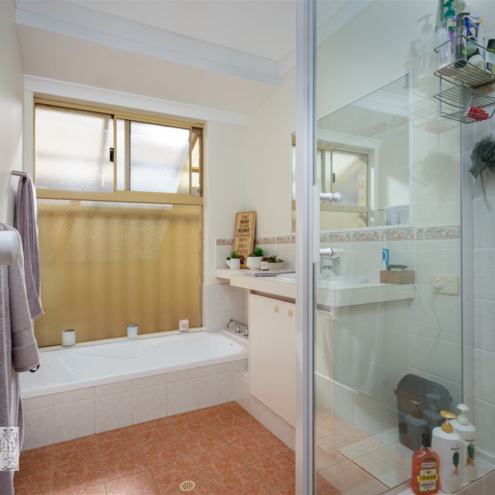 24 Connaught Gardens, CANNING VALE, WA 6155 AUS