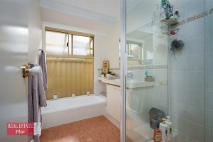 24 Connaught Gardens, CANNING VALE, WA 6155 AUS