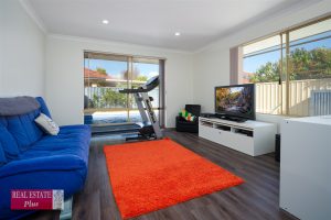 24 Connaught Gardens, CANNING VALE, WA 6155 AUS