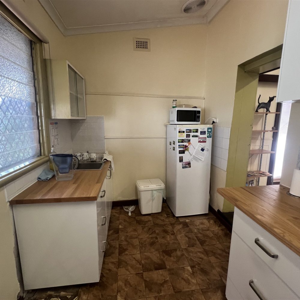 9 Burgess Street, MIDLAND, WA 6056 AUS